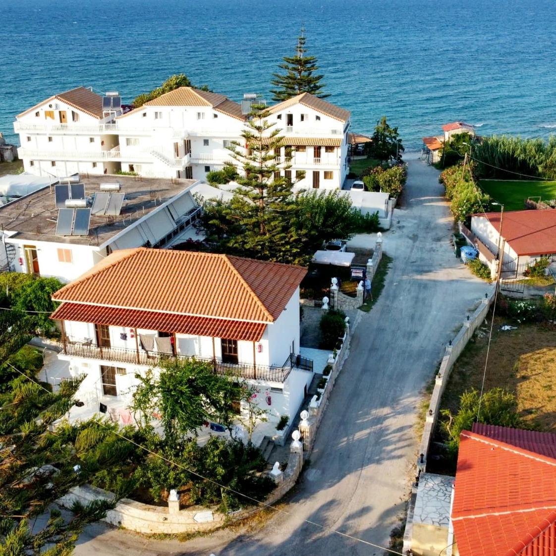 Avouris Кипсели